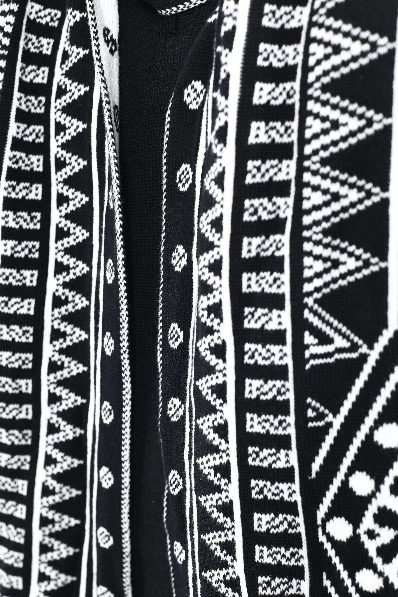 Mens Black And White Reversible Keys Scarf ZG5558