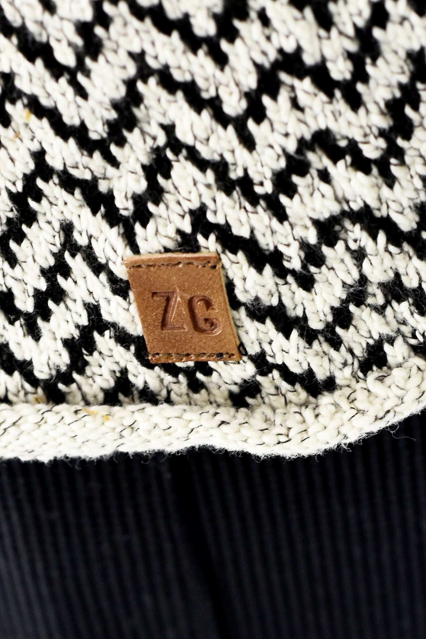 Mens Zig Zag Black and Cream Hoody ZG5555