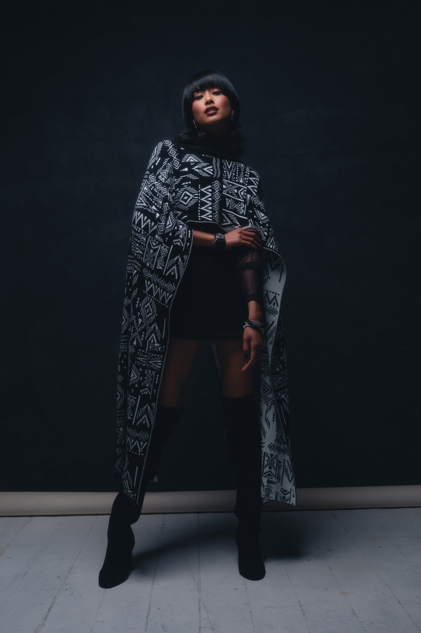 Women's Black and White Polo Neck Wrap Scarf ZG5568