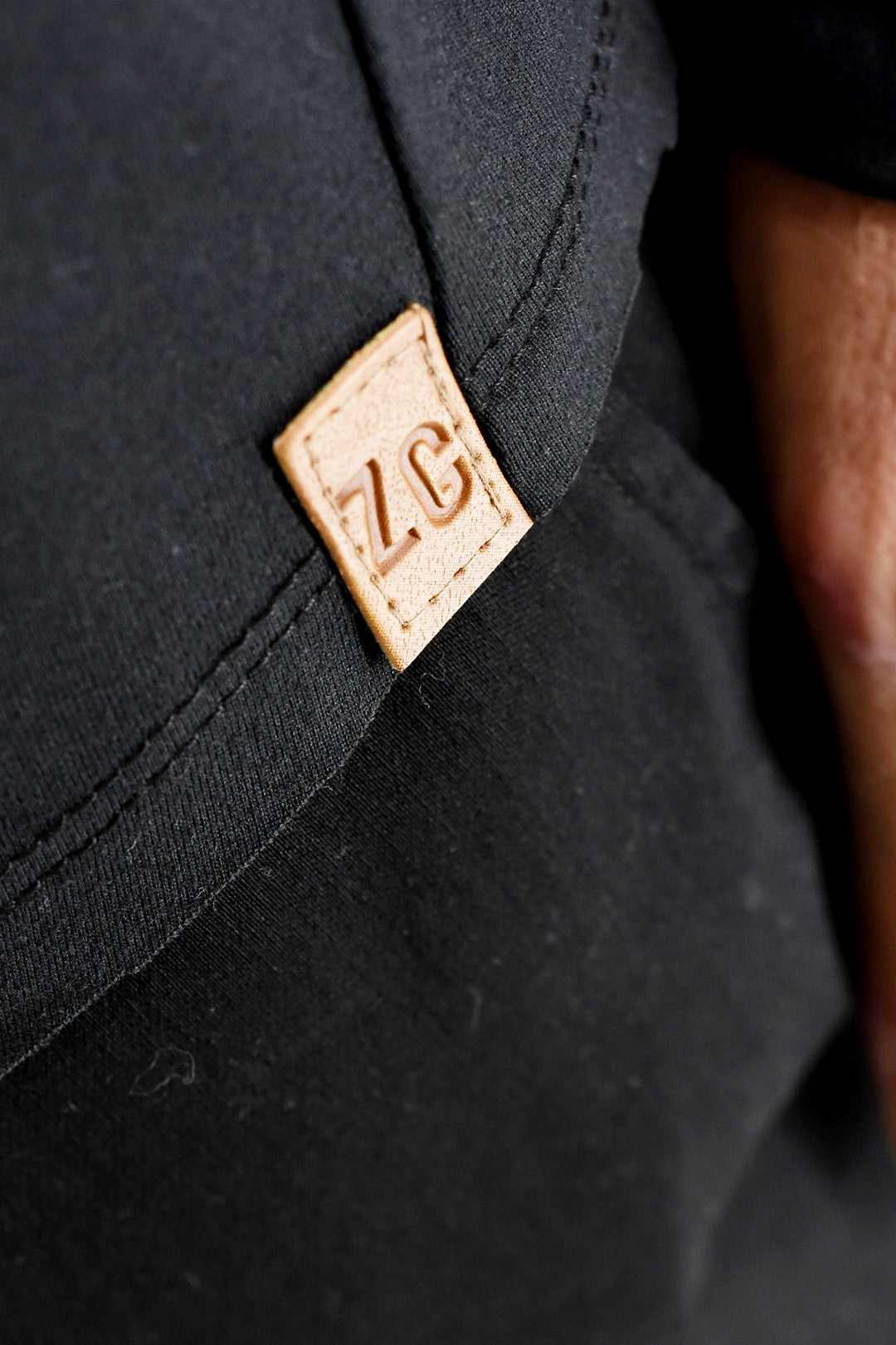 Mens Black V neck T with button detail ZG5319