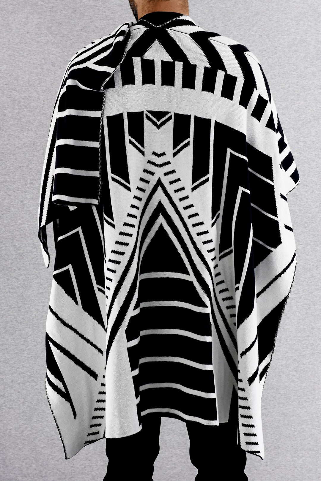 Mens Knitwear Chevron Poncho in Black/White ZG5321