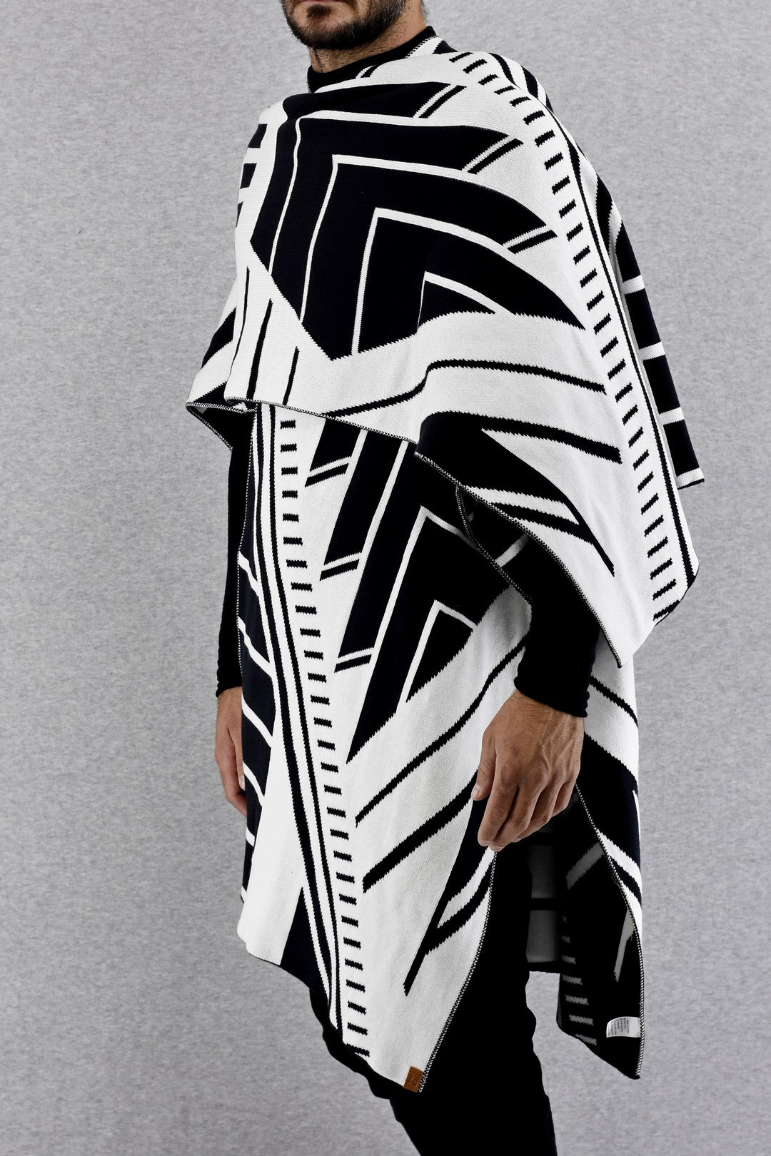 Mens Knitwear Chevron Poncho in Black/White ZG5321
