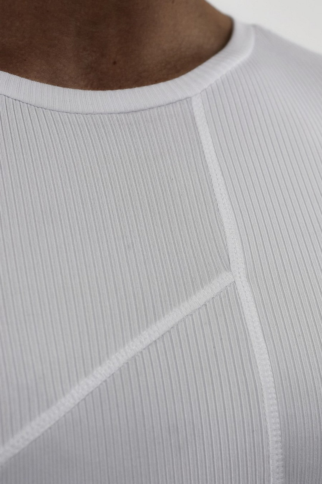 Mens White Rib Hem & Cutline Detail T ZG5395