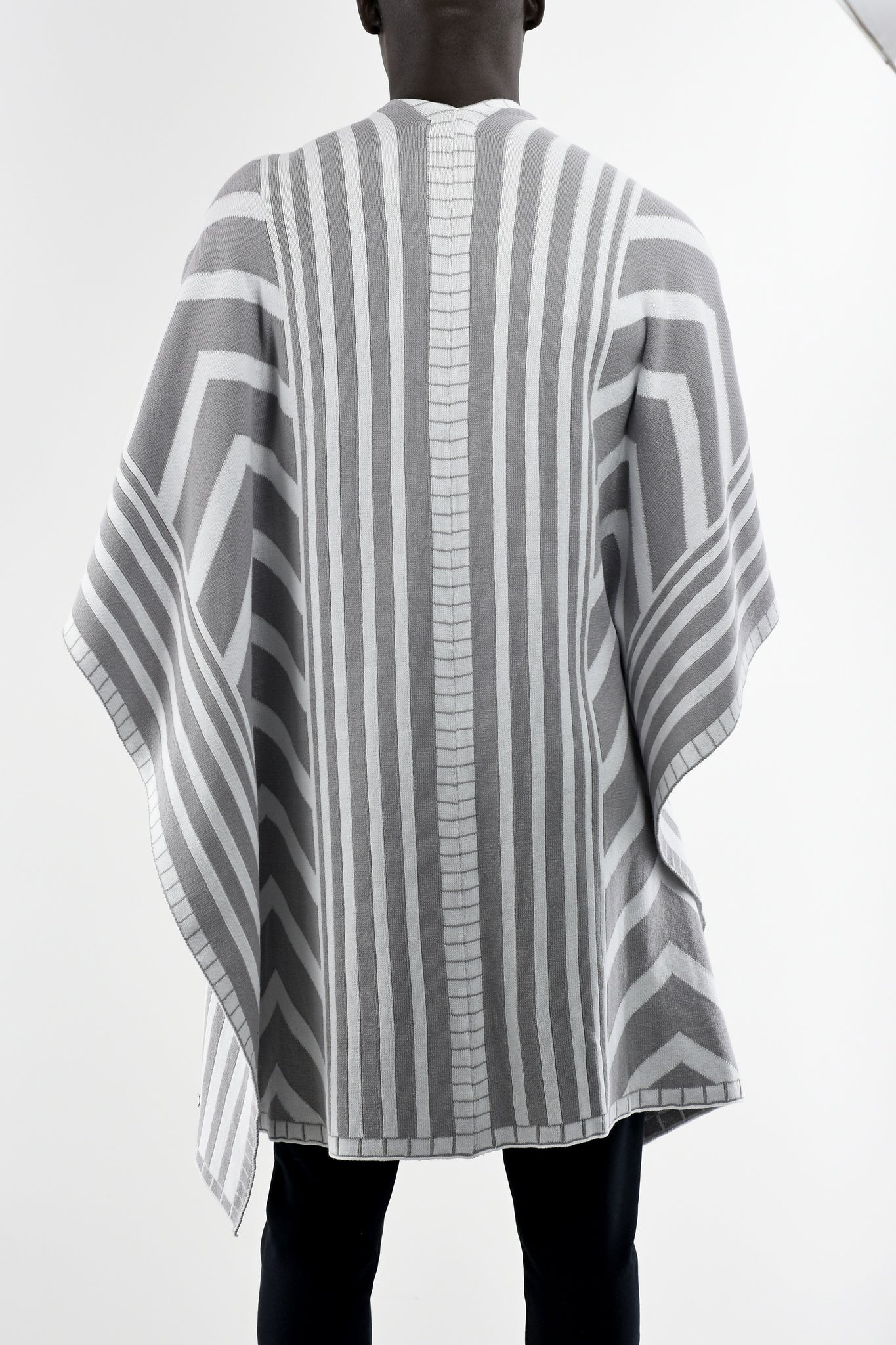 Menswear Knitted Zebra Poncho in Grey and Off-white ZG5478