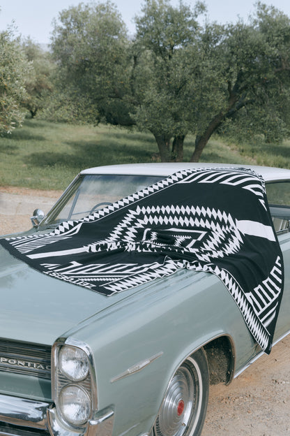 Black and White 100% Organic Cotton Throw / Blanket ZG5756