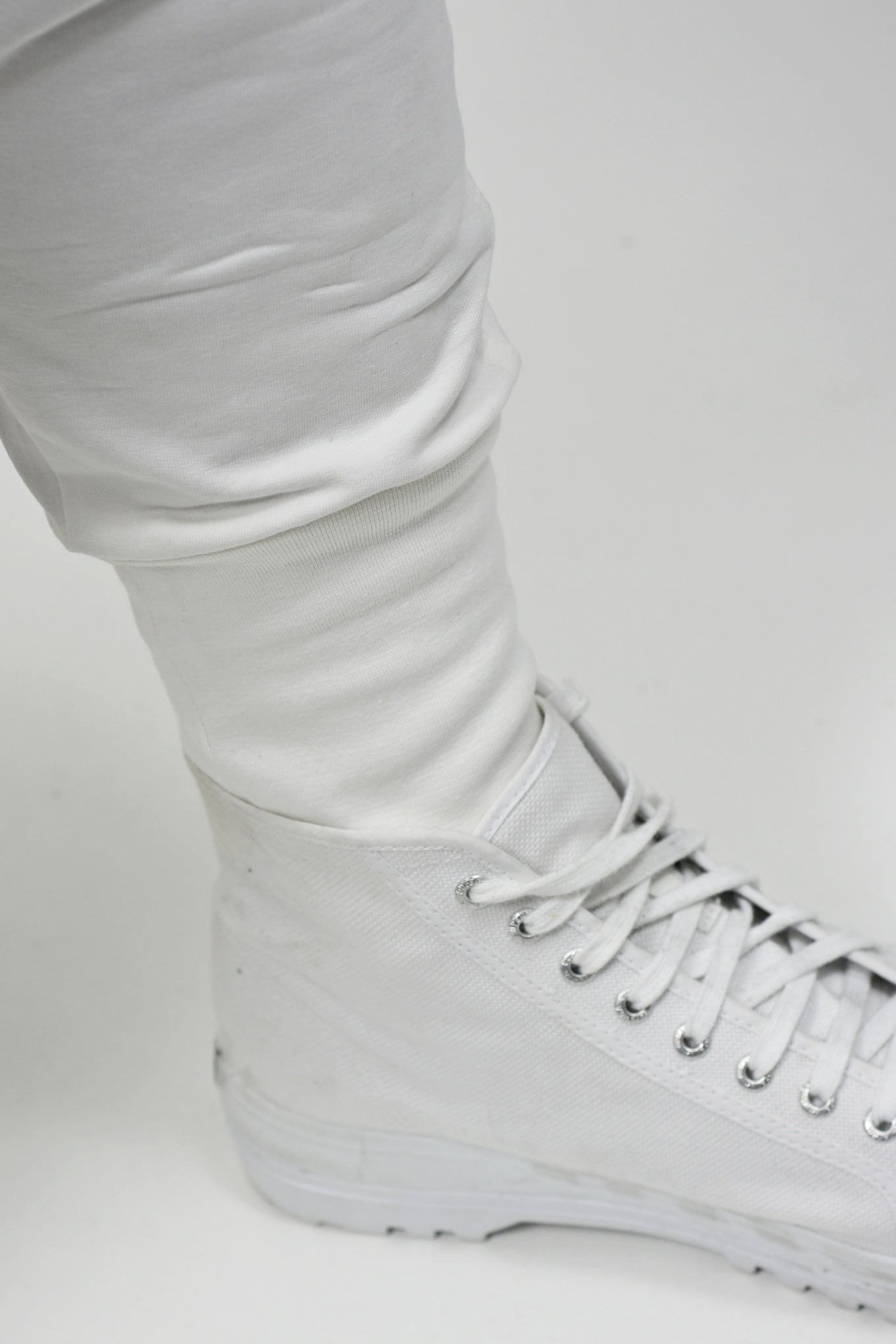 Menswear Off-white Trackpants with Long Cuff and Zip detail ZG5480