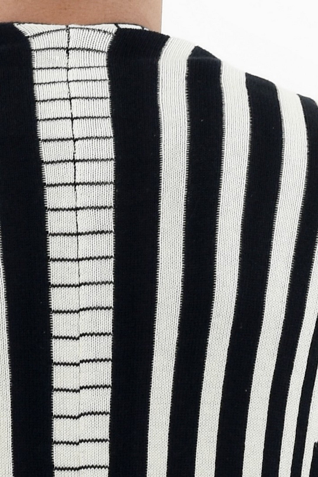 Menswear Black and Off-White Knitwear Zebra Poncho ZG5238
